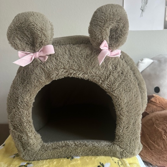 Cozy Brown Pet Bed with Pink Bows🐱💕 - Picture 1 of 4
